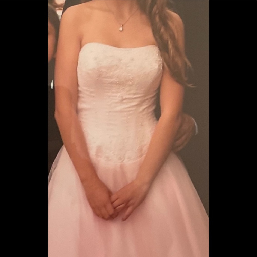 Gown perfect for the prom, formal or Bat Mitzvah